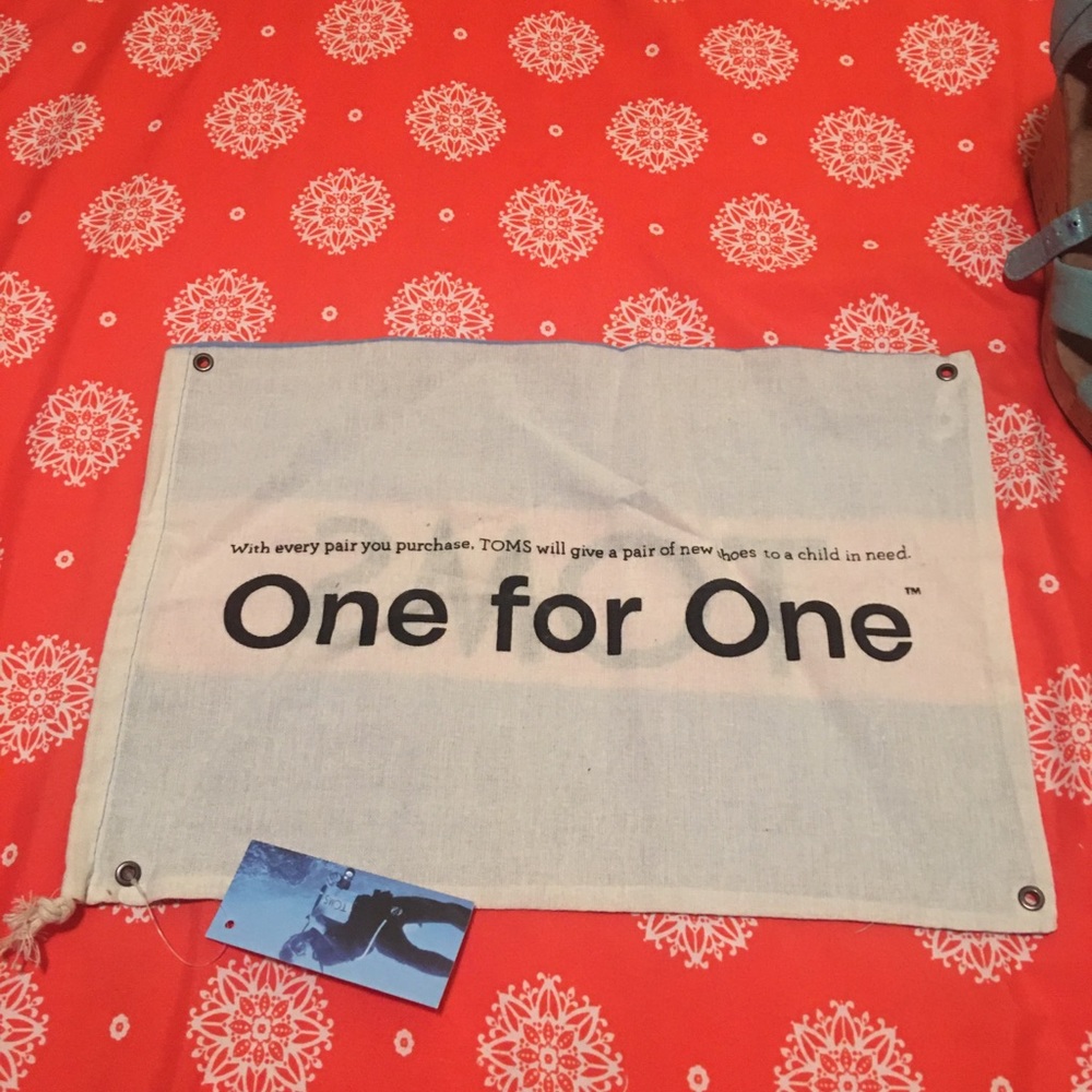 TOMS NWOT SZ 7 WEDGE SANDALS . FLAG INCLUDED . BOX NOT INCLUDED. - Picture 11 of 14
